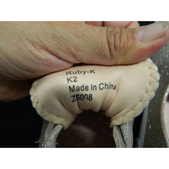 Blowfish Malibu Ruby Rose Gold Metallic Slip On Size 2 & Maura Kids 1 Canvas - Picture 5 of 12